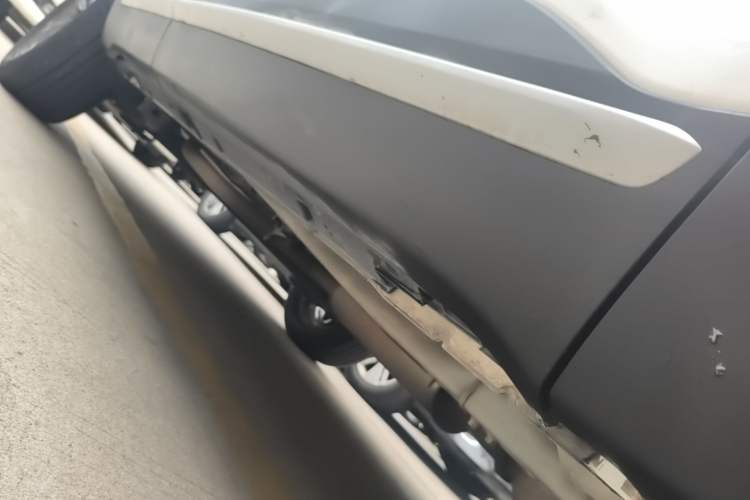 Used Cowin Xuanjie Pro 2021 1.5T CVT Dynamic Edition Right Side Sill