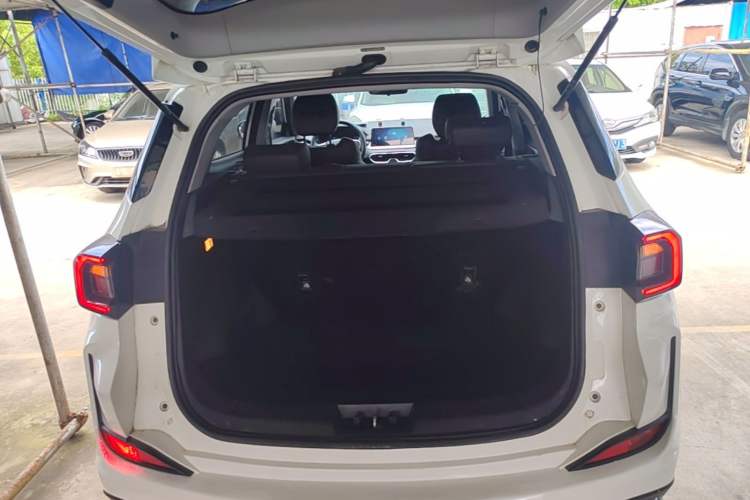 Used Cowin Xuanjie Pro 2021 1.5T CVT Jinghao Edition Trunk