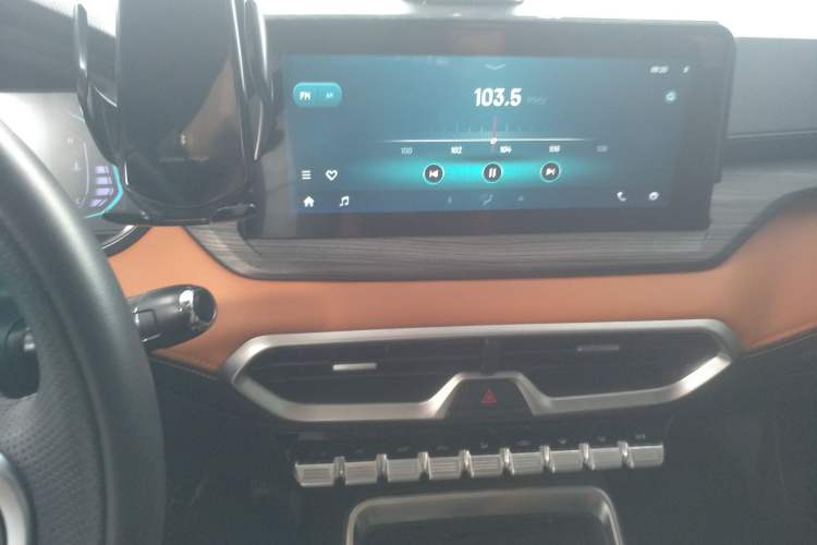 Used Cowin Xuanjie Pro 2025 1.5T CVT Leading Sport Edition Audio And AC Panel