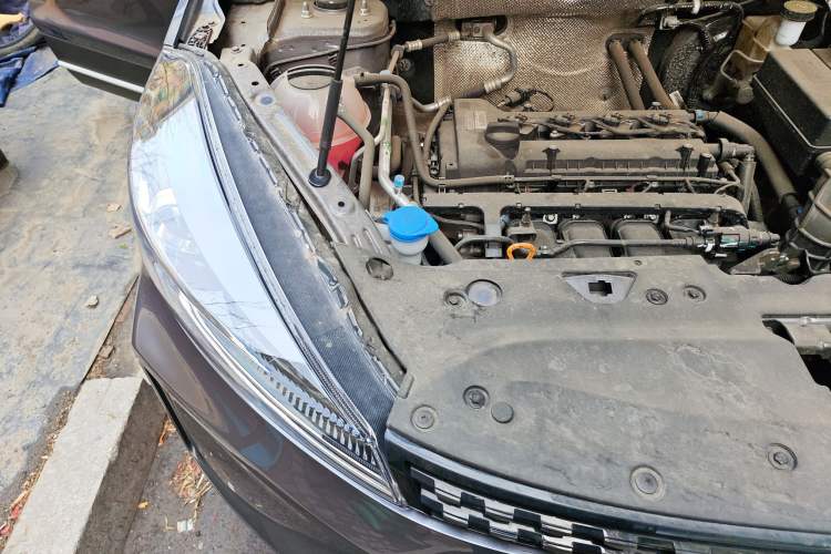 Used Cowin Xuanjie Pro 2025 1.5L CVT Comfort Edition Engine Bay Right