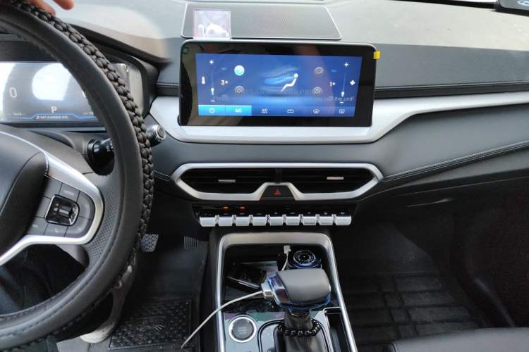 Used Cowin Xuanjie Pro 2025 1.5L CVT Luxury Edition Audio And AC Panel