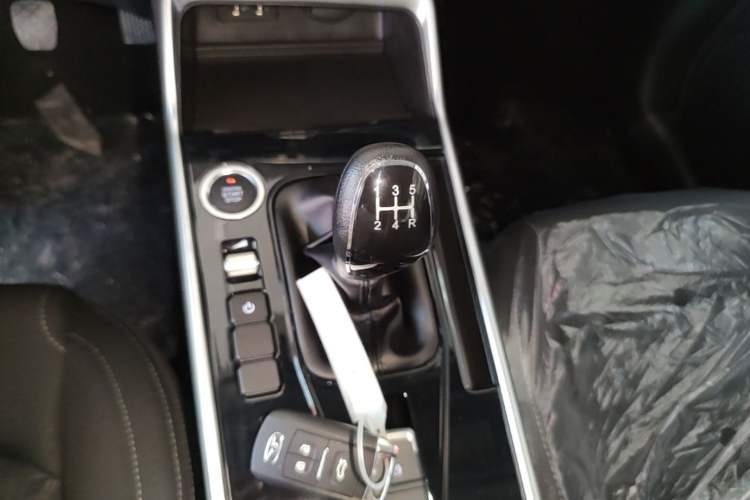 Used Cowin Xuanjie Pro 2025 1.5L Manual Comfort Edition Gear Lever
