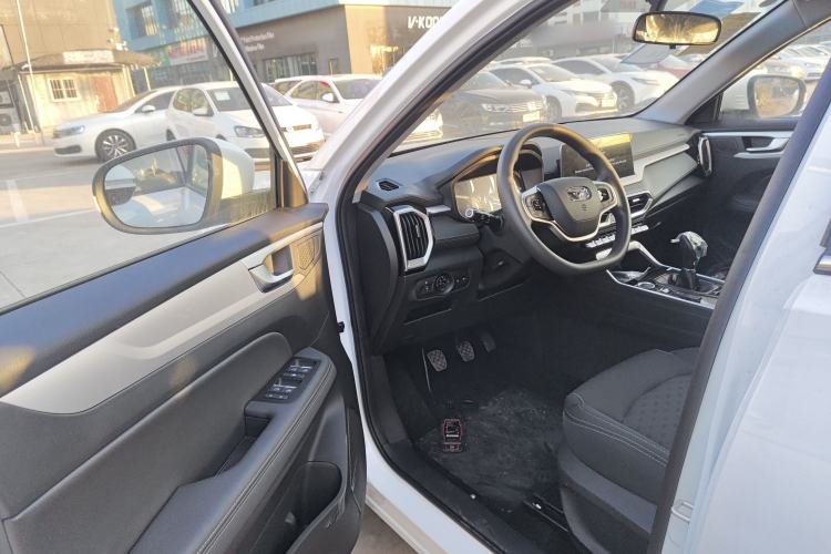 Used Cowin Xuanjie Pro 2025 1.5L Manual Comfort Edition Interior 3