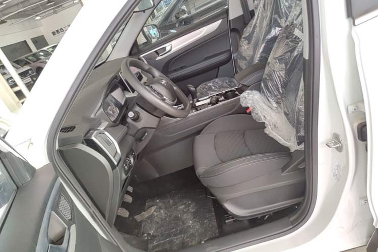 Used Cowin Xuanjie Pro 2025 1.5L Manual Comfort Edition Left Front Seat