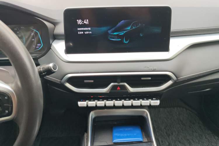 Used Cowin Xuanjie Pro EV 2022 401 km Enjoyment Version Audio And AC Panel