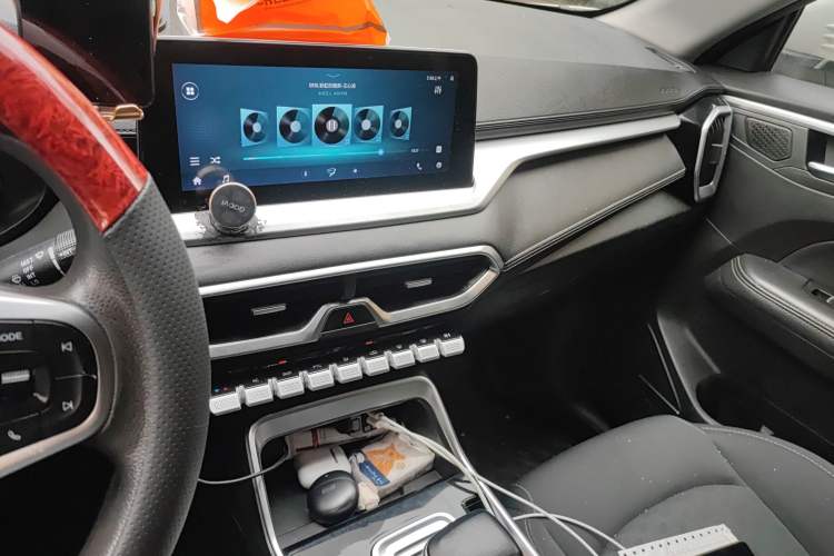 Used Cowin Xuanjie Pro EV 2022 401 km Enjoyment Version Audio And AC Panel