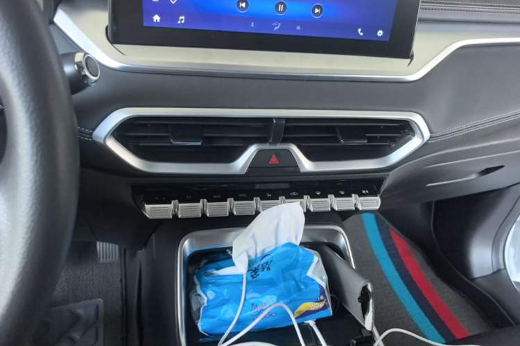 Used Cowin Xuanjie Pro EV 2022 401 km Enjoyment Version Audio And AC Panel