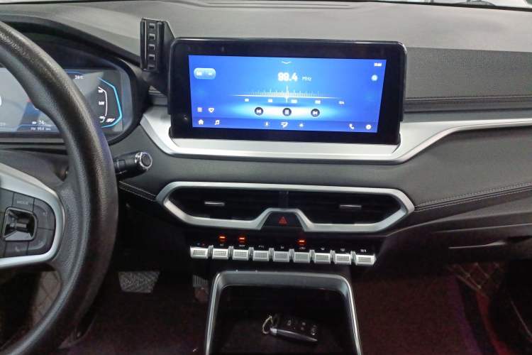 Used Cowin Xuanjie Pro EV 2022 401 km Enjoyment Version Audio And AC Panel