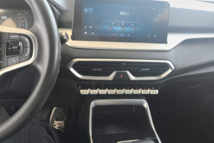 Used Cowin Xuanjie Pro EV 2022 401 km Enjoyment Version Audio And AC Panel