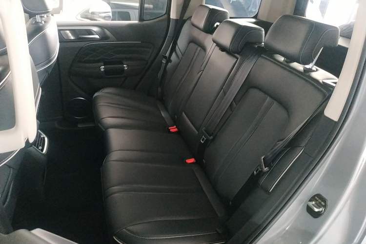 Used Cyberspace 300 2021 Off-Road Edition 2.0T Conqueror Left Rear Seat
