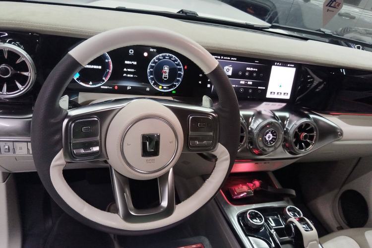 Used Cyberspace Tank 300 2021 2.0T Cyber Tank Center Console