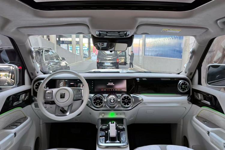 Used Cyberspace Tank 300 2021 2.0T Cyber Tank Interior 1