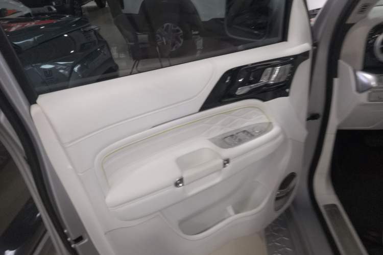 Used Cyberspace Tank 300 2021 2.0T Cyber Tank Interior 7