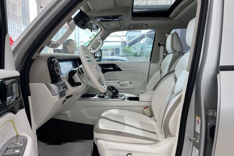 Used Cyberspace Tank 300 2021 2.0T Cyber Tank Interior 8
