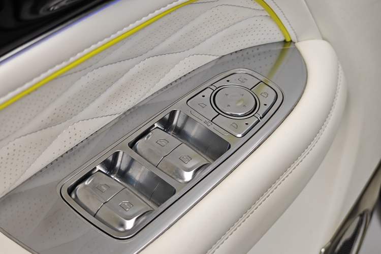 Used Cyberspace Tank 300 2021 2.0T Cyber Tank Interior 9