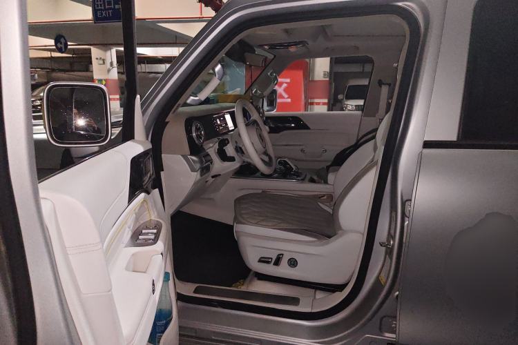 Used Cyberspace Tank 300 2021 2.0T Cyber Tank Left Front Seat
