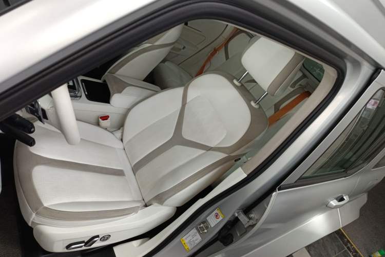 Used Cyberspace Tank 300 2021 2.0T Cyber Tank Left Front Seat