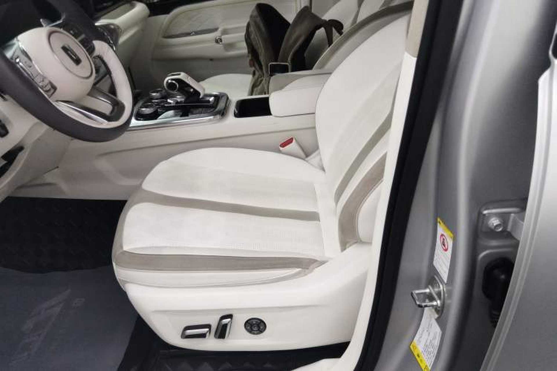 Used Cyberspace Tank 300 2021 2.0T Cyber Tank Left Front Seat