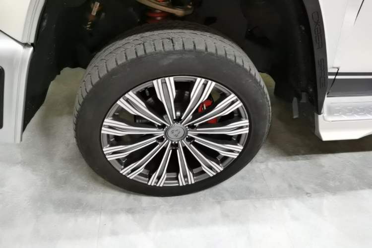Used Cyberspace Tank 300 2021 2.0T Cyber Tank Left Front Wheel Hub