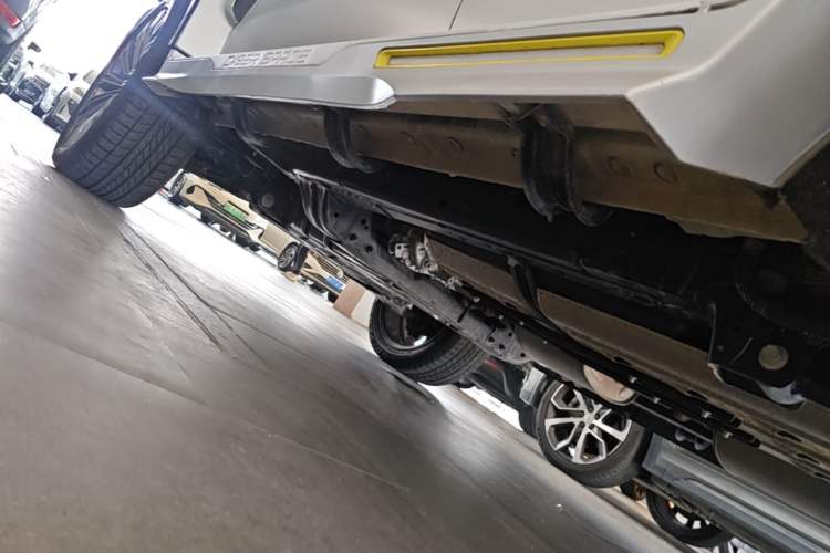 Used Cyberspace Tank 300 2021 2.0T Cyber Tank Left Side Sill