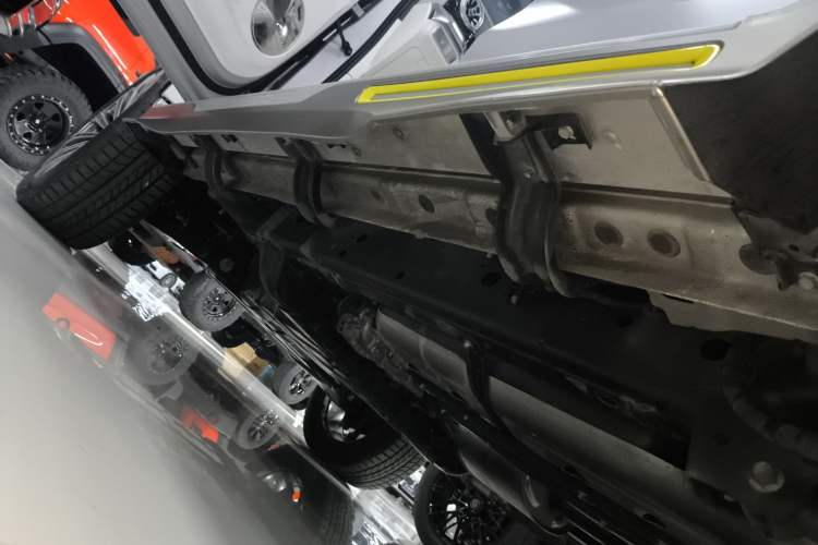 Used Cyberspace Tank 300 2021 2.0T Cyber Tank Left Side Sill