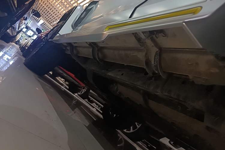 Used Cyberspace Tank 300 2021 2.0T Cyber Tank Left Side Sill