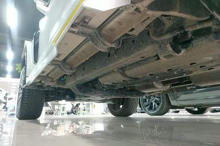 Used Cyberspace Tank 300 2021 2.0T Cyber Tank Left Side Sill