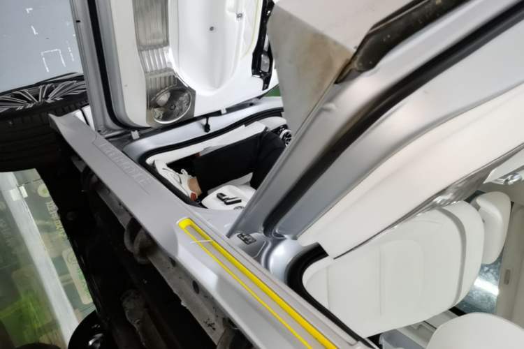 Used Cyberspace Tank 300 2021 2.0T Cyber Tank Left Side Sill