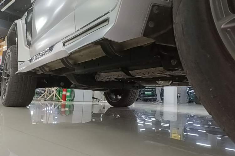 Used Cyberspace Tank 300 2021 2.0T Cyber Tank Left Side Sill