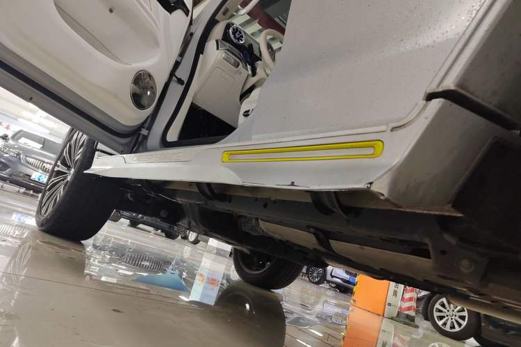 Used Cyberspace Tank 300 2021 2.0T Cyber Tank Left Side Sill
