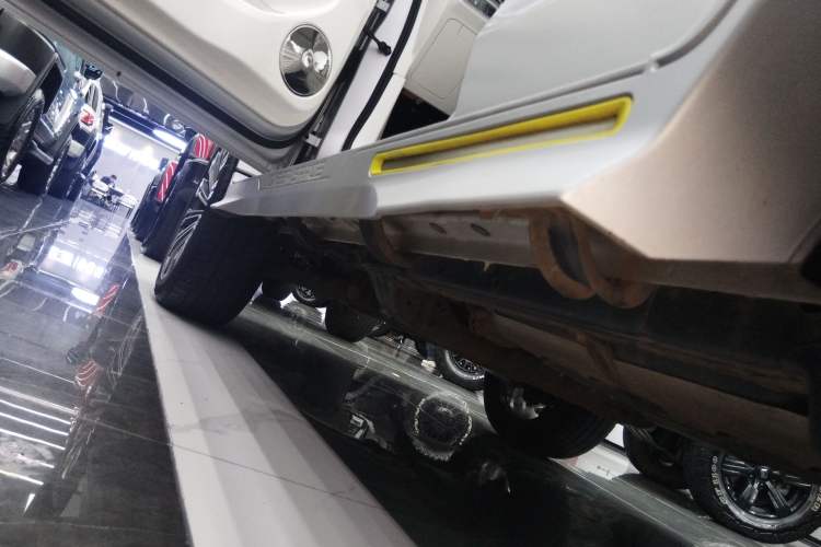 Used Cyberspace Tank 300 2021 2.0T Cyber Tank Left Side Sill