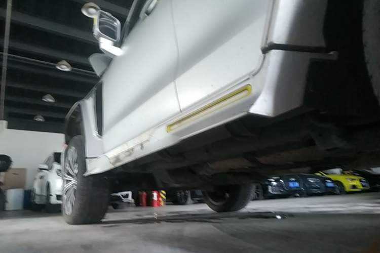 Used Cyberspace Tank 300 2021 2.0T Cyber Tank Left Side Sill