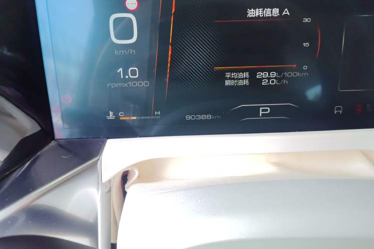 Used Cyberspace Tank 300 2021 2.0T Cyber Tank Odometer Close Up