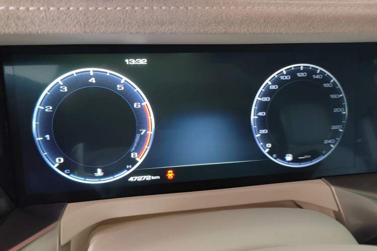 Used Cyberspace Tank 300 2021 2.0T Cyber Tank Odometer Close Up