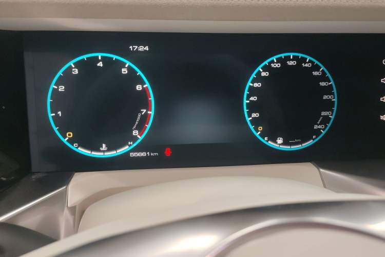 Used Cyberspace Tank 300 2021 2.0T Cyber Tank Odometer Close Up