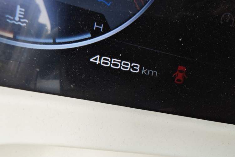 Used Cyberspace Tank 300 2021 2.0T Cyber Tank Odometer Close Up