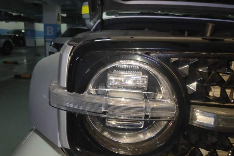 Used Cyberspace Tank 300 2021 2.0T Cyber Tank Right Front Headlight