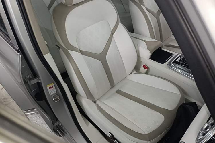 Used Cyberspace Tank 300 2021 2.0T Cyber Tank Right Front Seat