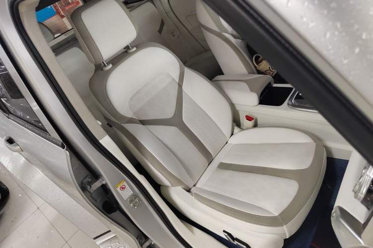Used Cyberspace Tank 300 2021 2.0T Cyber Tank Right Front Seat