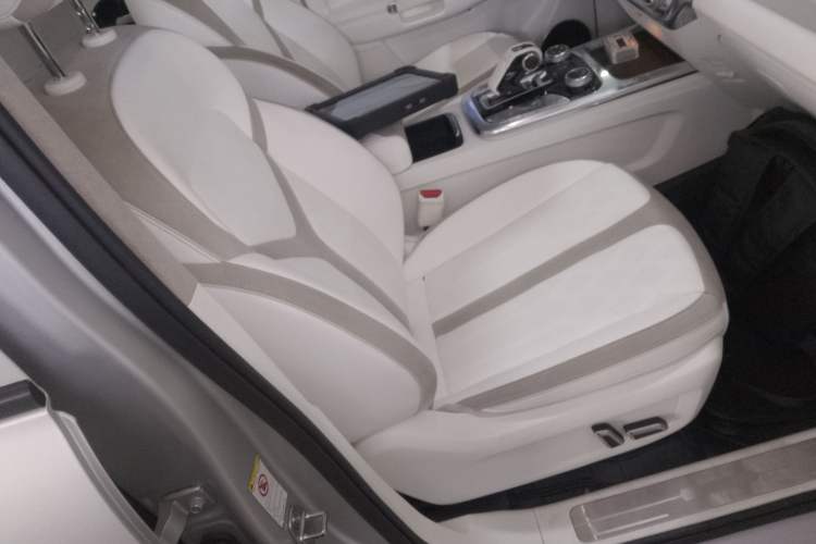 Used Cyberspace Tank 300 2021 2.0T Cyber Tank Right Front Seat