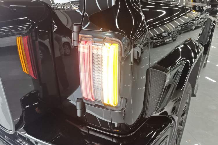 Used Cyberspace Tank 300 2023 2.0T Cyber Knight Right Rear Taillight