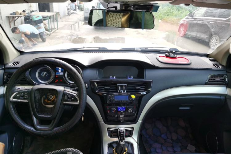 Used Dayun Pickup 2020 2.0T Diesel 4x4 Manual Elite Version Long Wheelbase 4F20TC Center Console