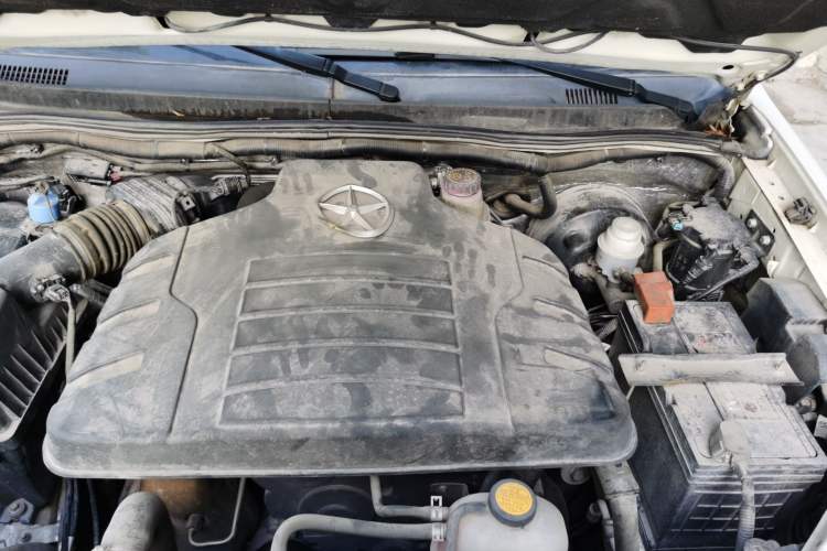 Used Dayun Pickup 2020 2.0T Diesel 4x4 Manual Elite Version Long Wheelbase 4F20TC Engine Bay Left