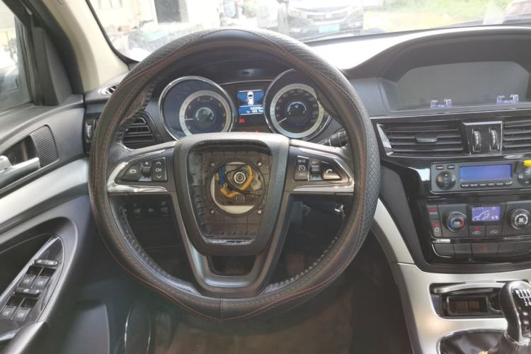 Used Dayun Pickup 2020 2.0T Diesel 4x4 Manual Elite Version Long Wheelbase 4F20TC Steering Wheel