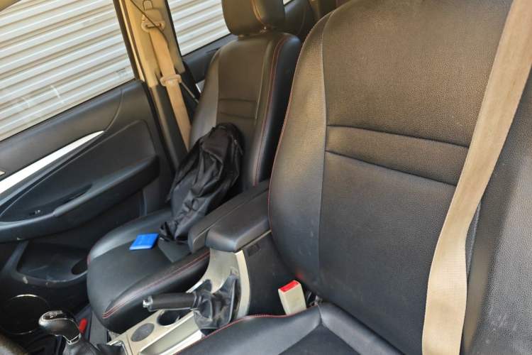 Used Dayun Pickup 2020 2.0T Diesel Two-Wheel Drive Manual Elite Version Long Wheelbase 4F20TC Left Front Seat