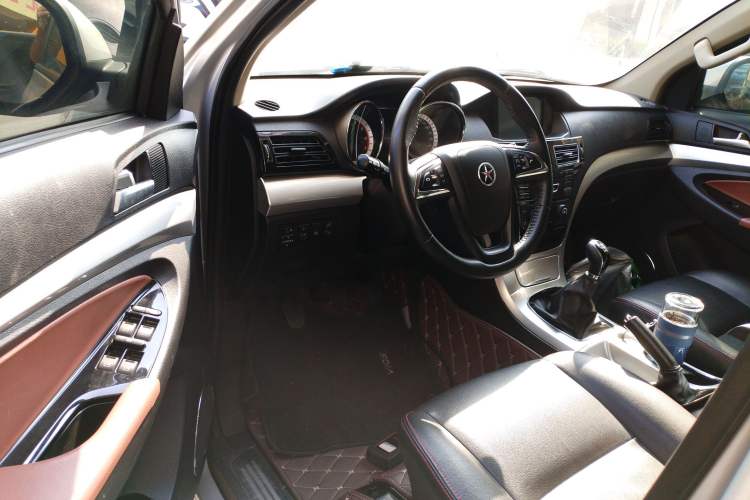 Used Dayun Pickup 2021 2.0T Diesel Two-Wheel Drive Manual Dayun Bull-Logo Axle 4F20TC Driver Seat