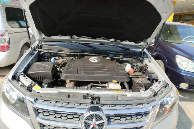 Used Dayun Pickup 2021 2.0T Diesel Two-Wheel Drive Manual Dayun Bull-Logo Axle 4F20TC Engine Bay