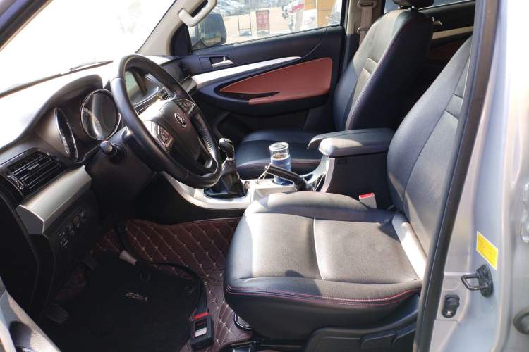 Used Dayun Pickup 2021 2.0T Diesel Two-Wheel Drive Manual Dayun Bull-Logo Axle 4F20TC Left Front Seat