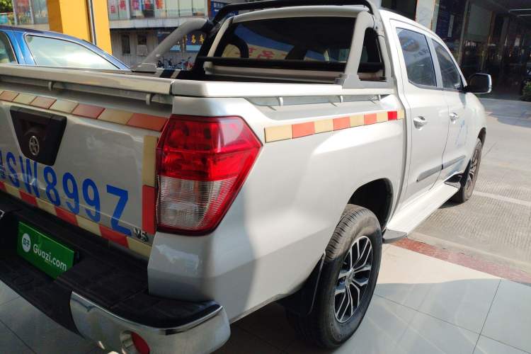 Used Dayun Pickup 2021 2.0T Diesel Two-Wheel Drive Manual Dayun Bull-Logo Axle 4F20TC Rear Right 45 Deg
