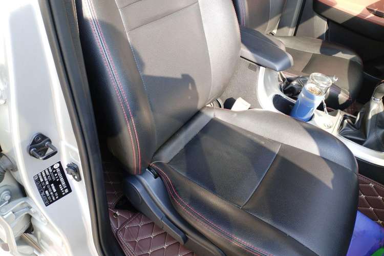 Used Dayun Pickup 2021 2.0T Diesel Two-Wheel Drive Manual Dayun Bull-Logo Axle 4F20TC Right Front Seat